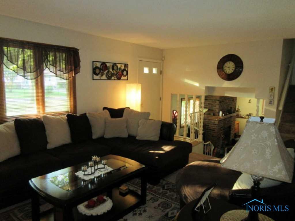 640 Jean Road Toledo, OH 43615 - Photo 3 of 20 Gallery Image 3