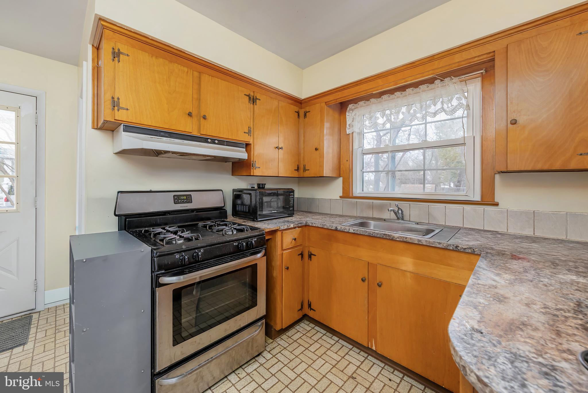 307 Dickinson Road Glassboro, NJ 08028 - Photo 10 of 15