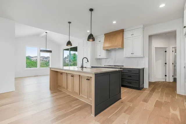 $799,950 | 11468 South Violet Street, Olathe, KS 66061