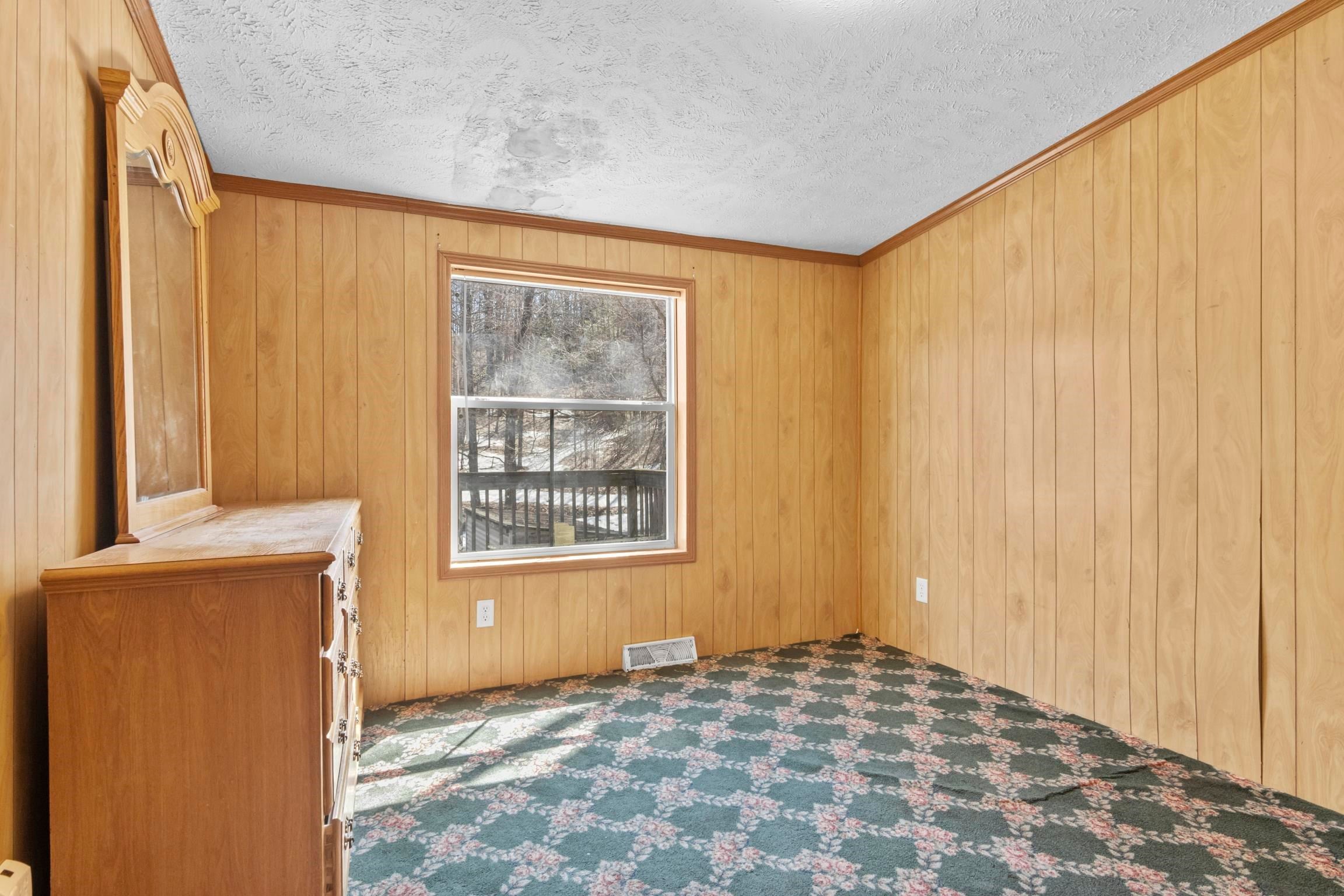 11153 Center Road Traverse City, MI 49686 - Photo 15 of 29 Gallery Image 15