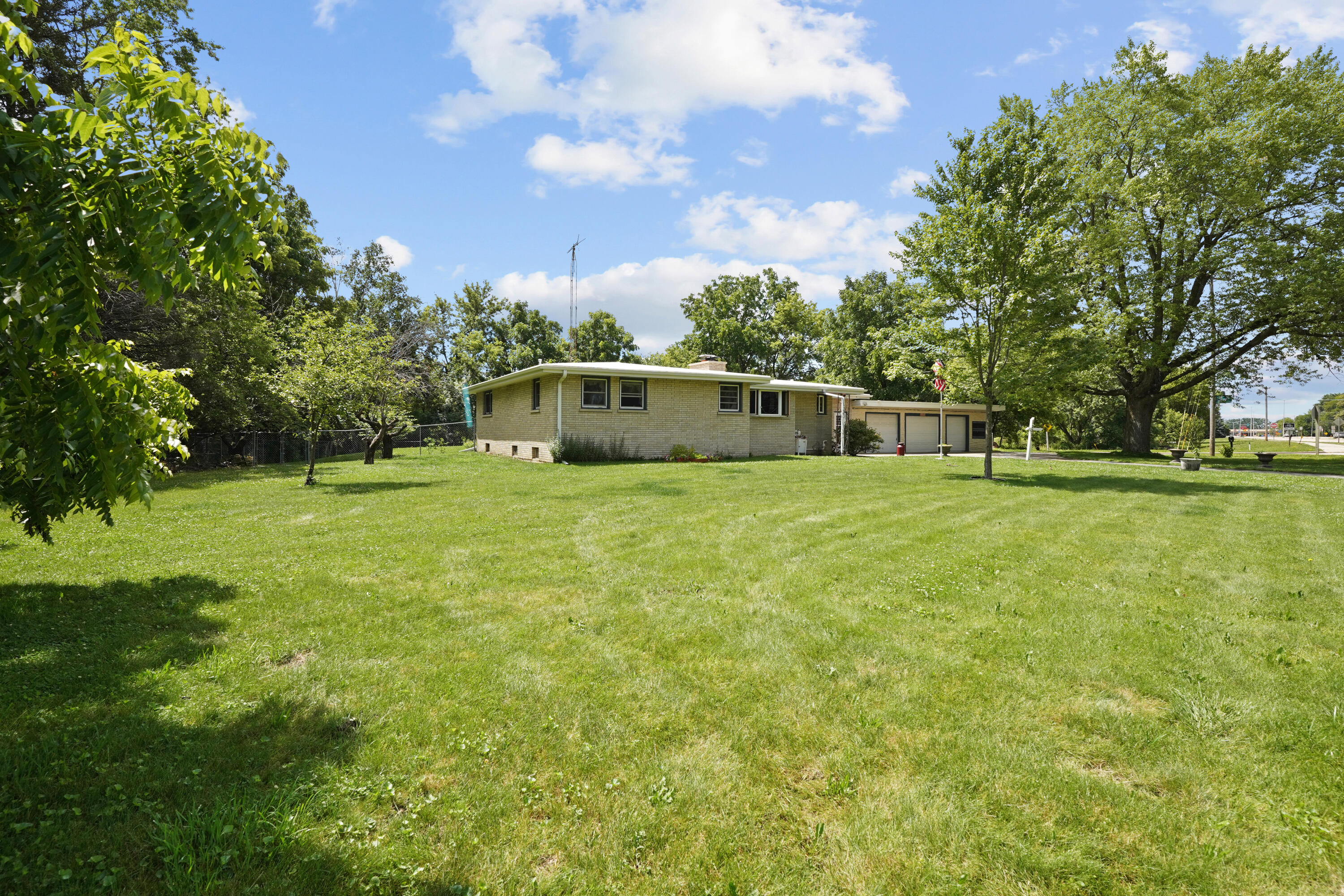 11337 Wilmot Road Pleasant Prairie, WI 53158 - Photo 40 of 47 DSC09403