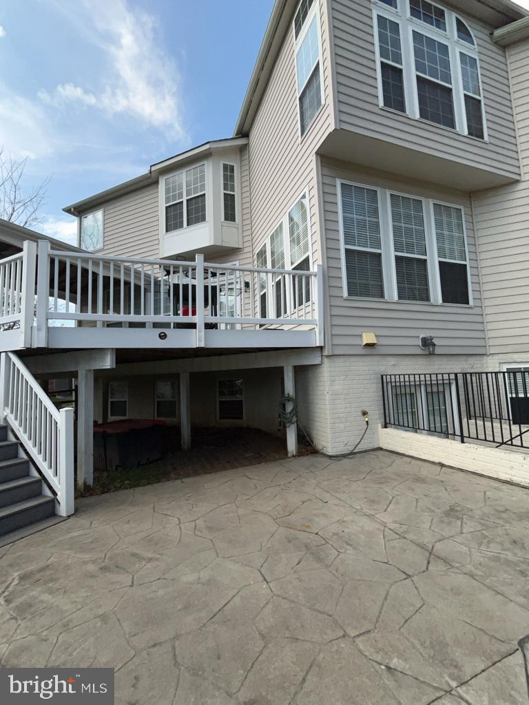 43417 Cedar Place Chantilly, VA 20152 - Photo 14 of 24 Charming home with spacious deck.