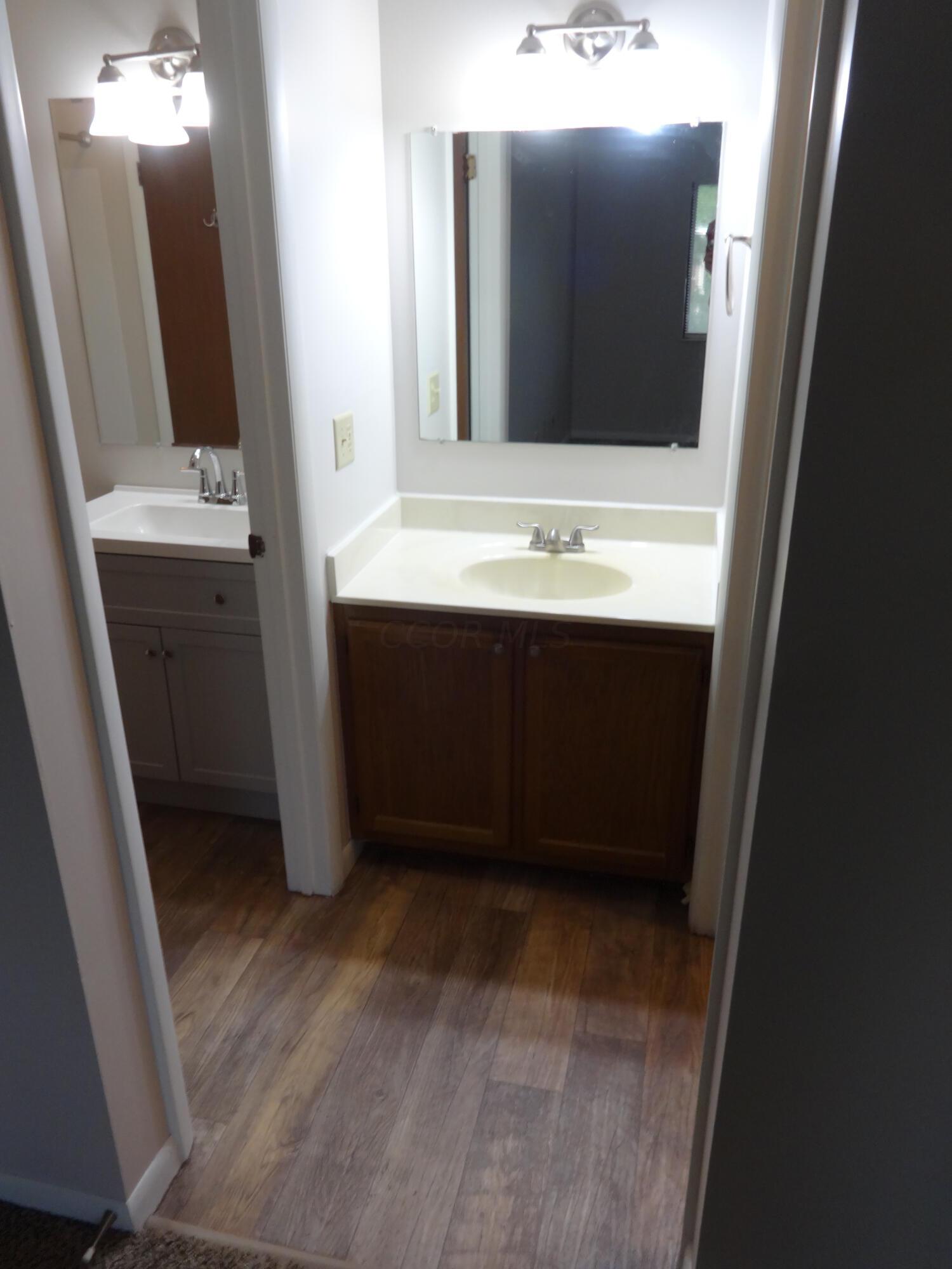 2159 Hedgerow Road, Unit 2159F Columbus, OH 43220 - Photo 18 of 23 2159 F Hedgerow BR 1 Vanity
