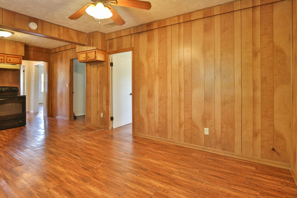 11913 25th Street Santa Fe, TX 77510 - Photo 12 of 24