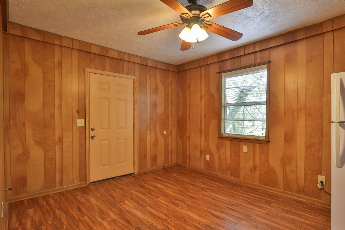 11913 25th Street Santa Fe, TX 77510 - Photo 9 of 24