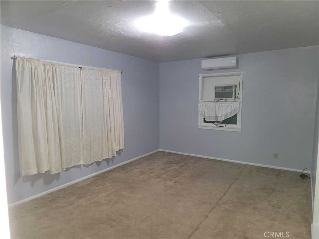 725 West Chanslor Way Blythe, CA 92225 - Photo 3 of 9 Bedroom 1