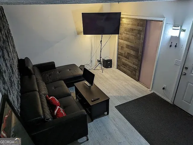 $90,000 | 1997 Whitehall Forest Court Southeast, Atlanta, GA 30316