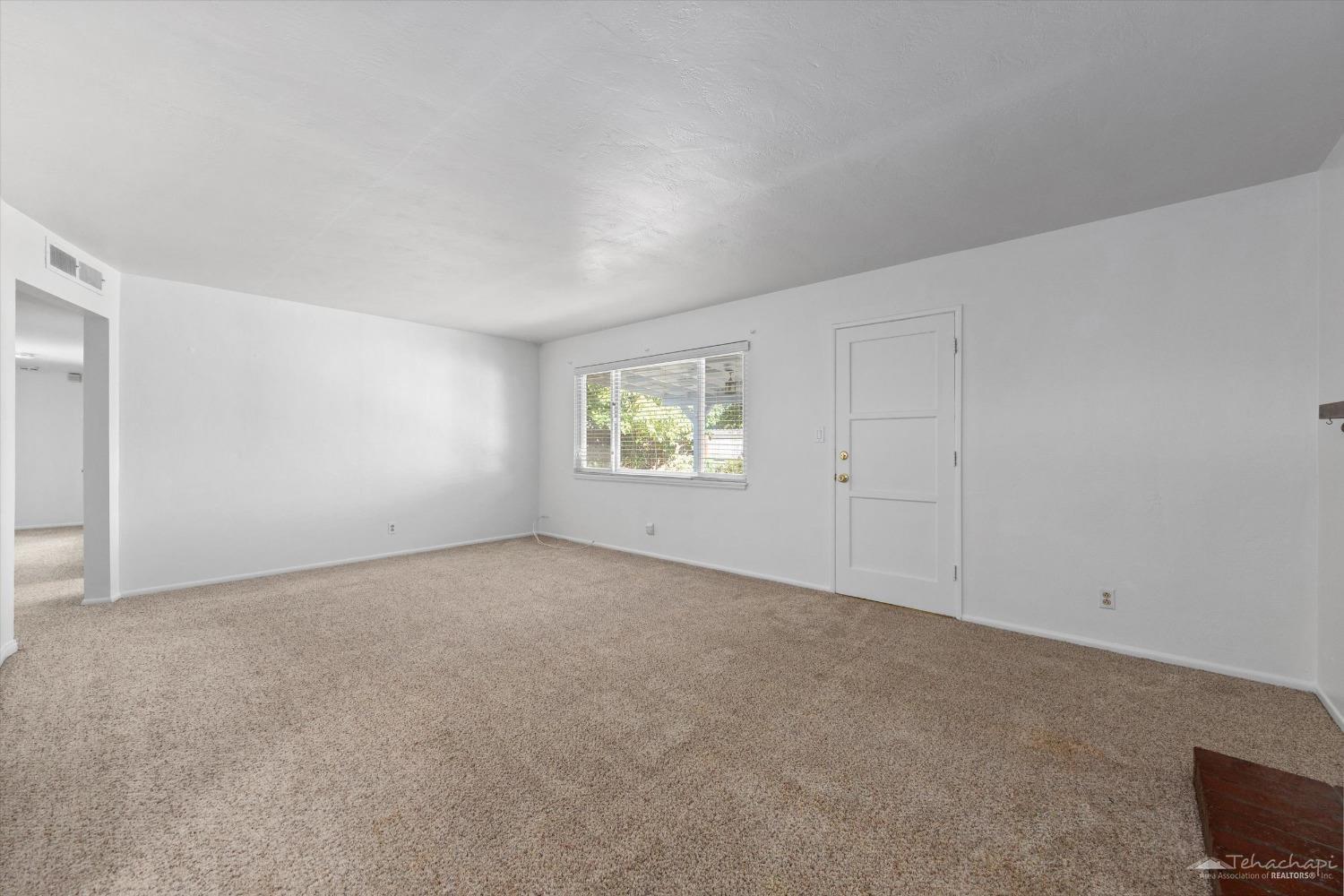 405 Ash Street Tehachapi, CA 93561 - Photo 6 of 24 Gallery Image 6