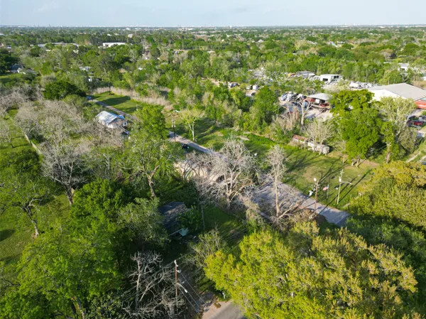 $500,000 | 701 Crenshaw Road, Houston, TX 77504