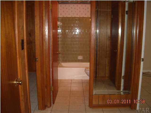 2191 West Kingsfield Road Cantonment, FL 32533 - Photo 15 of 18 Toward Hall Bath