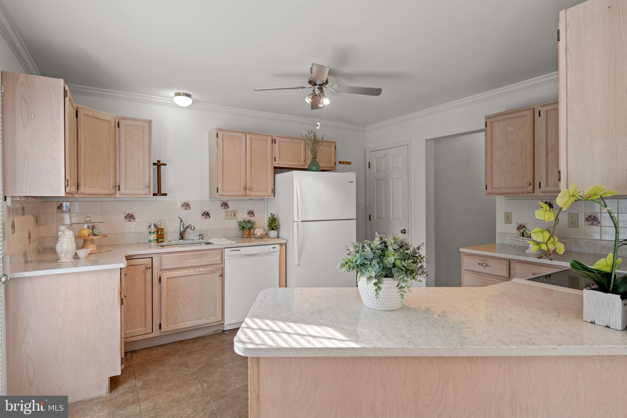 36 Greythorne Road Lancaster, PA 17603 - Photo 11 of 46 Kitchen