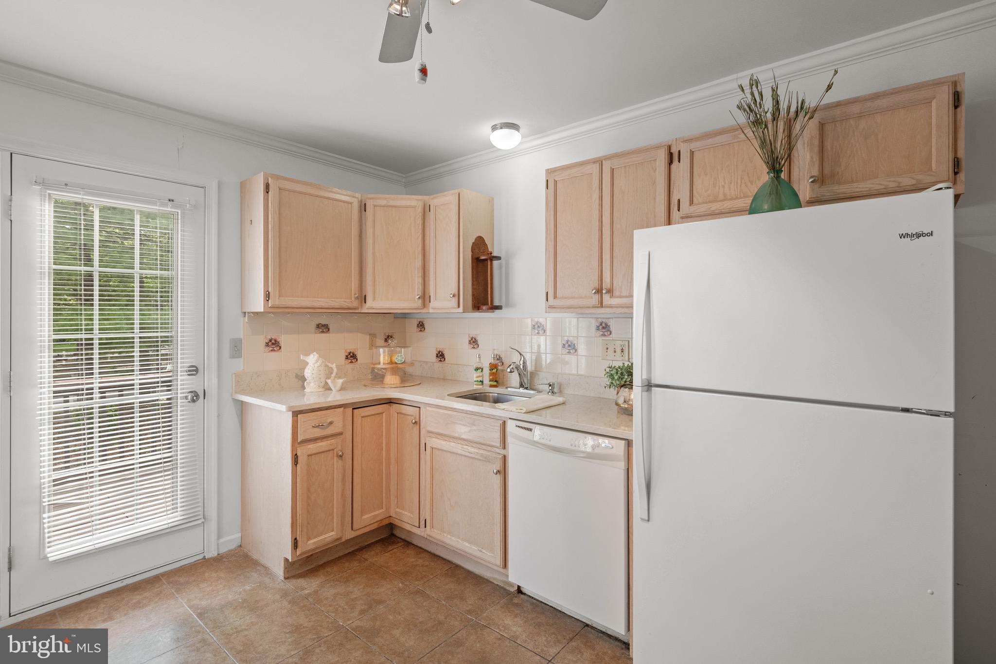 36 Greythorne Road Lancaster, PA 17603 - Photo 15 of 46 Kitchen