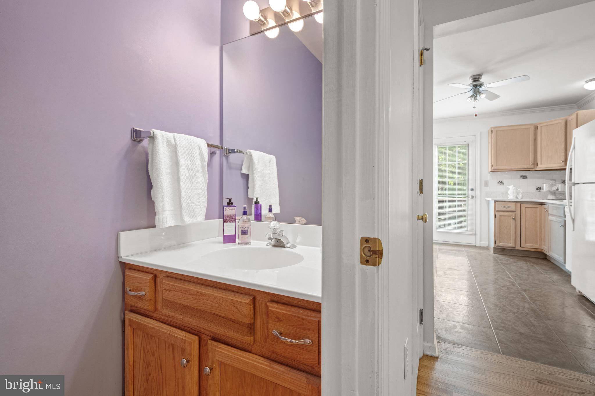 36 Greythorne Road Lancaster, PA 17603 - Photo 16 of 46 Powder Room