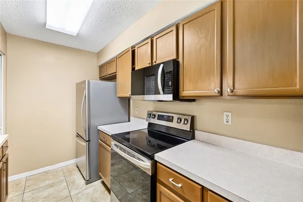 $220,000 | 539 Kensington Lake Circle, Brandon, FL 33511