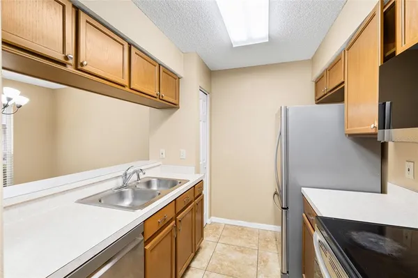 $220,000 | 539 Kensington Lake Circle, Brandon, FL 33511