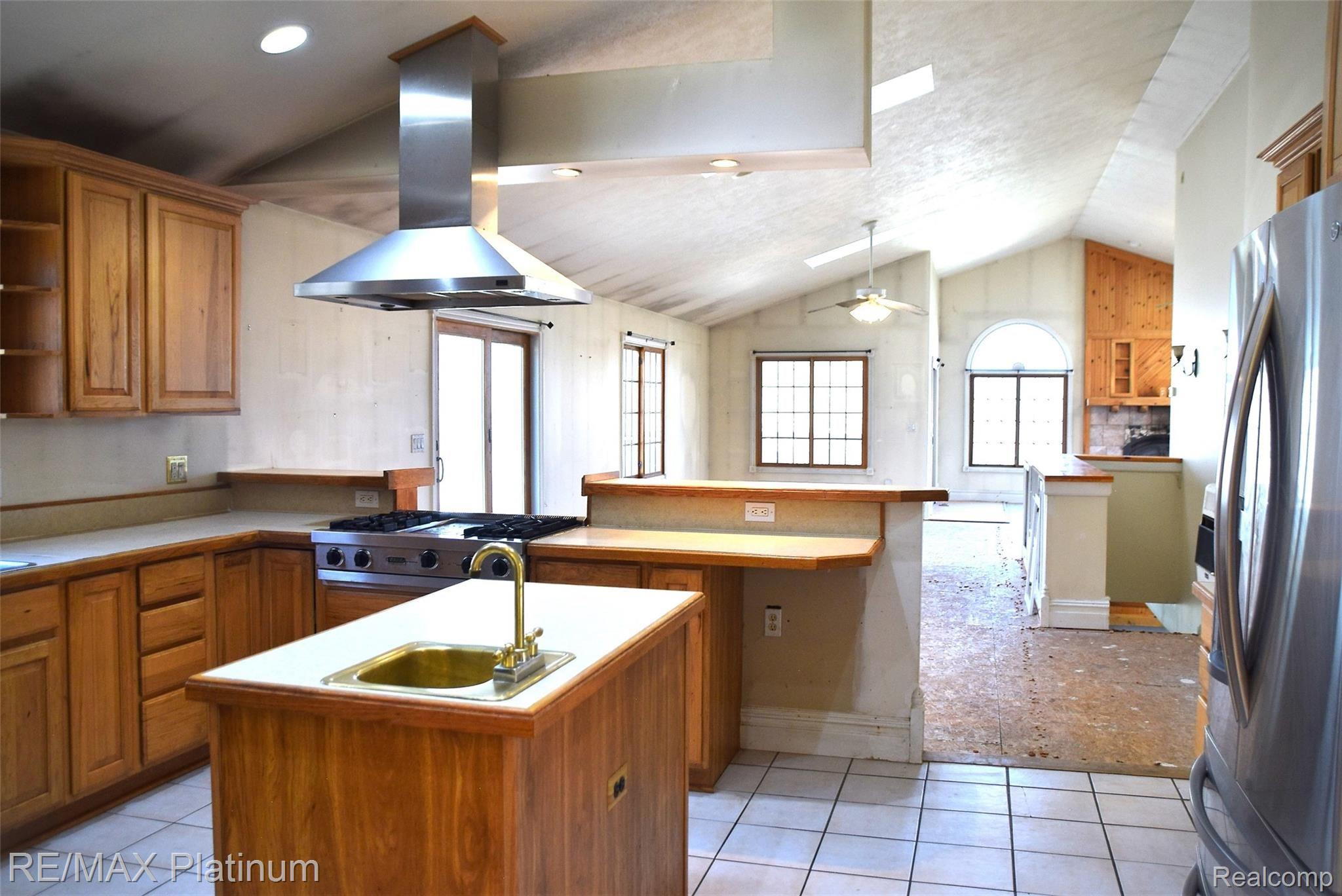 1513 East Marr Road Howell, MI 48855 - Photo 37 of 38 kitchen open floor plan.JPG