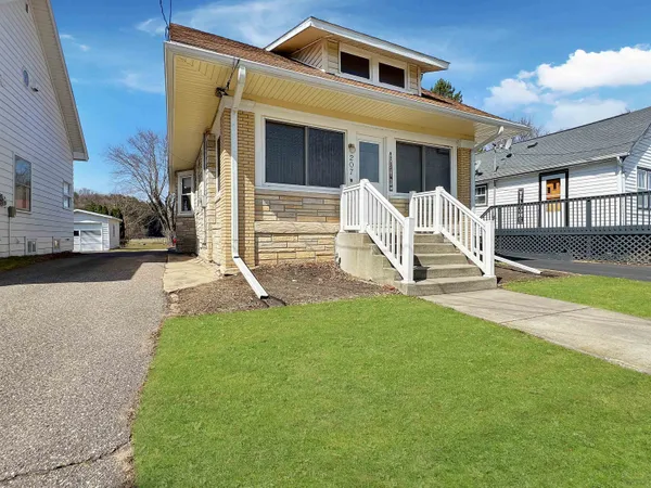 $134,900 | 207 West Street, Wonewoc, WI 53968