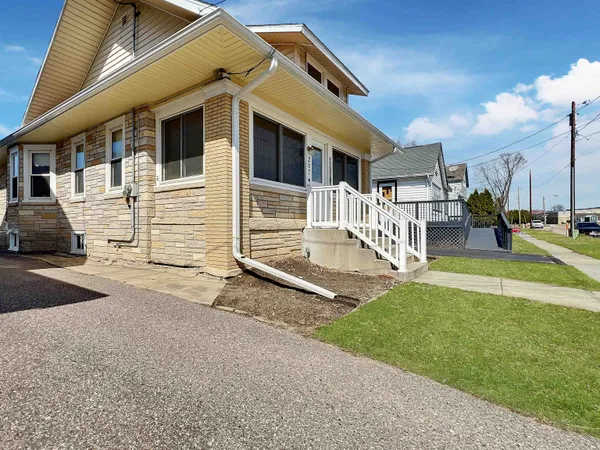 $134,900 | 207 West Street, Wonewoc, WI 53968