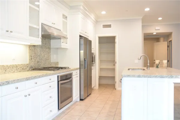 $5,600 | 87 Coleridge, Irvine, CA 92620