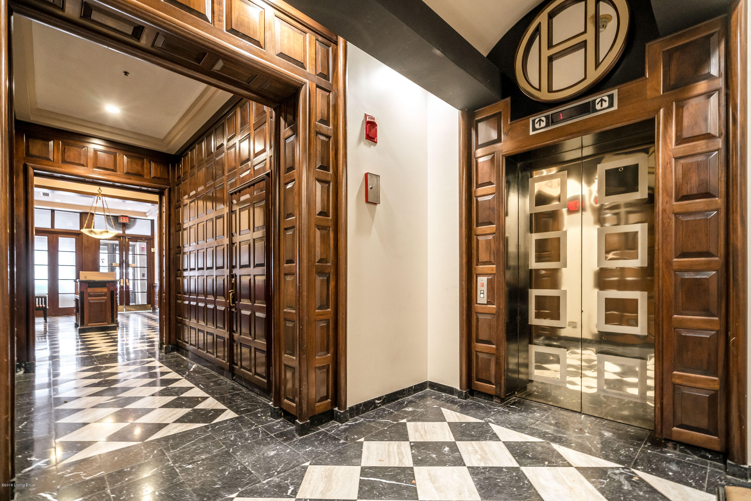 711 West Main Street, Unit Q & R Louisville, KY 40202 - Photo 4 of 53 4 Lobby