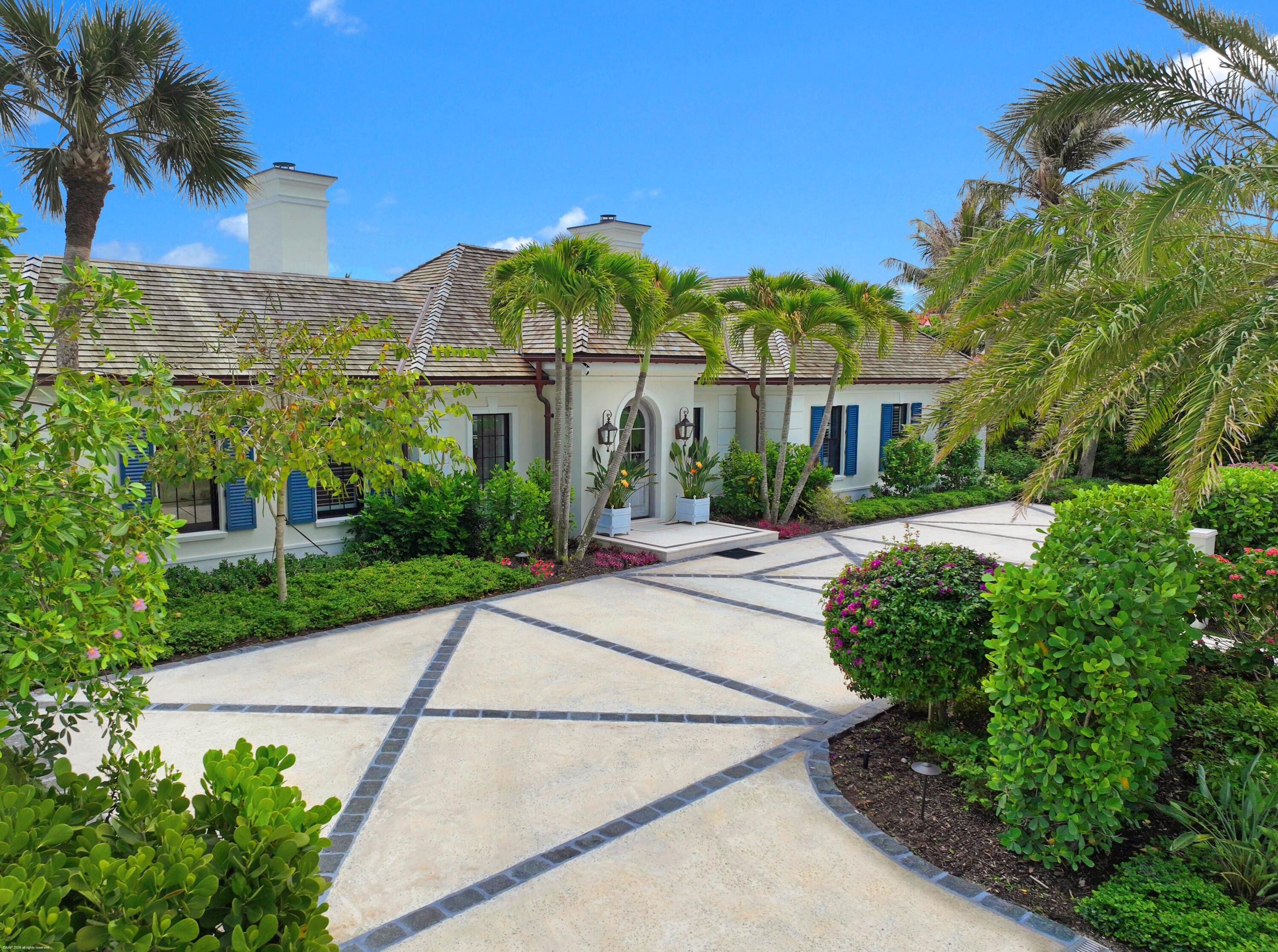 55 Links Road Jupiter Island, FL 33455 - Photo 4 of 19 55 Links Rd 017
