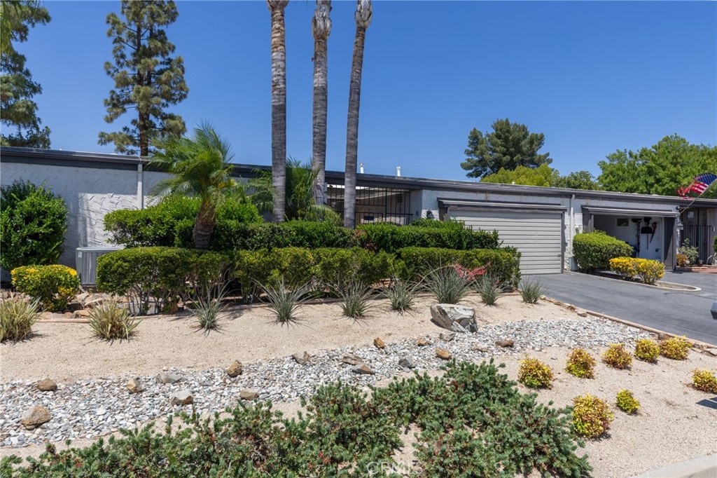 26258 Birkdale Road Menifee, CA 92586 - Photo 3 of 44