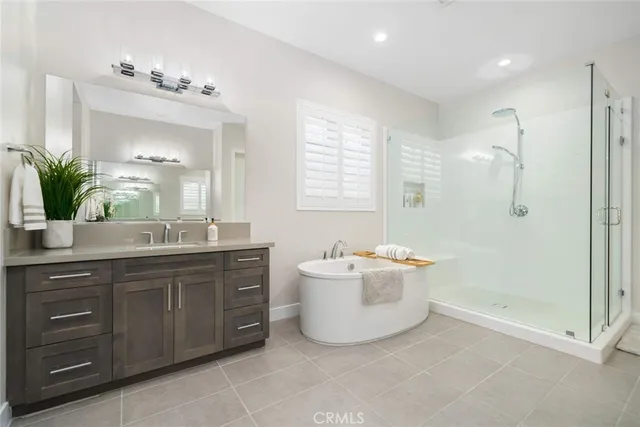 a view of a kitchen with washer and dryer
