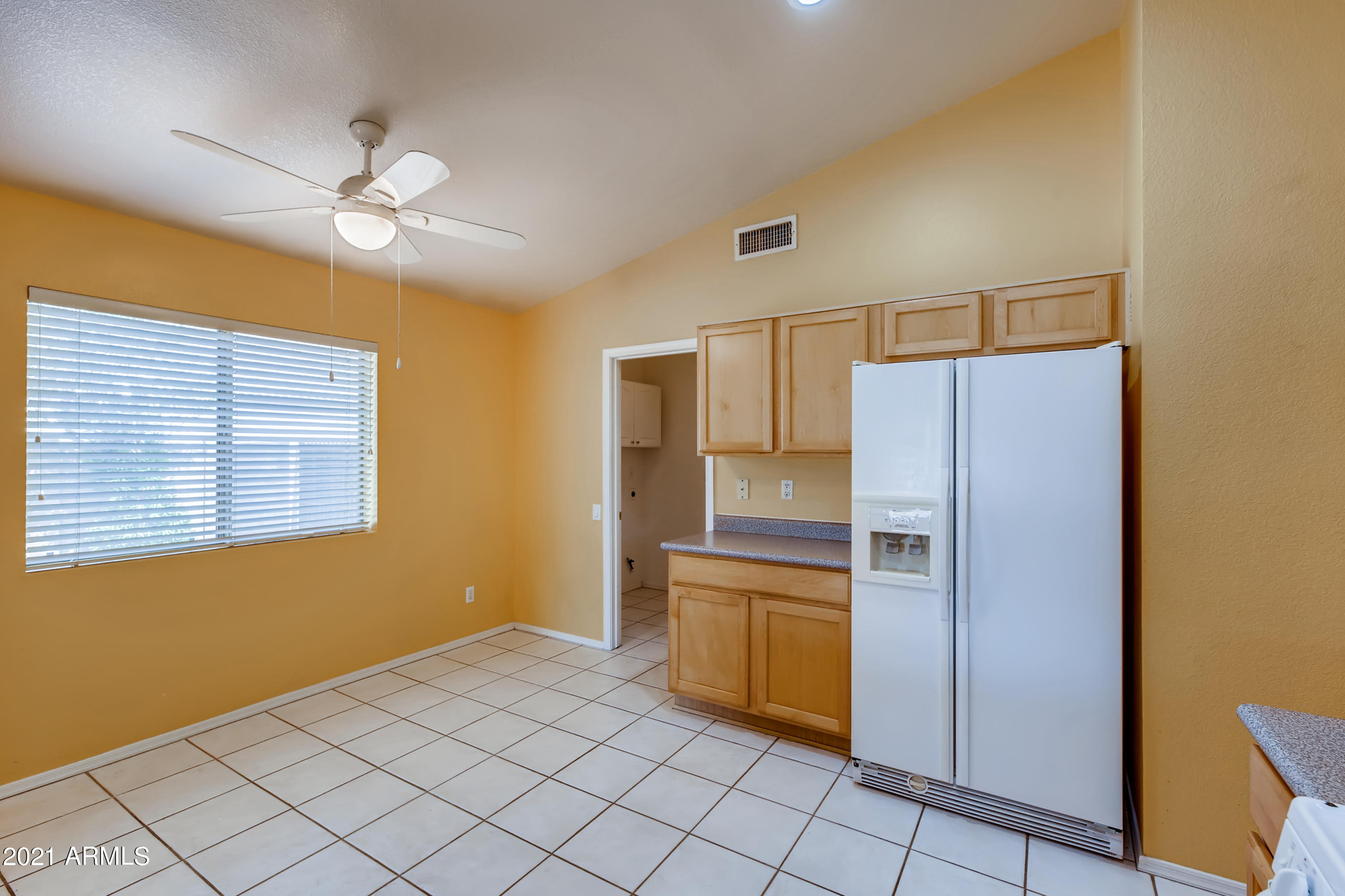 3402 East Escuda Road Phoenix, AZ 85050 - Photo 14 of 33 15 Kitchen