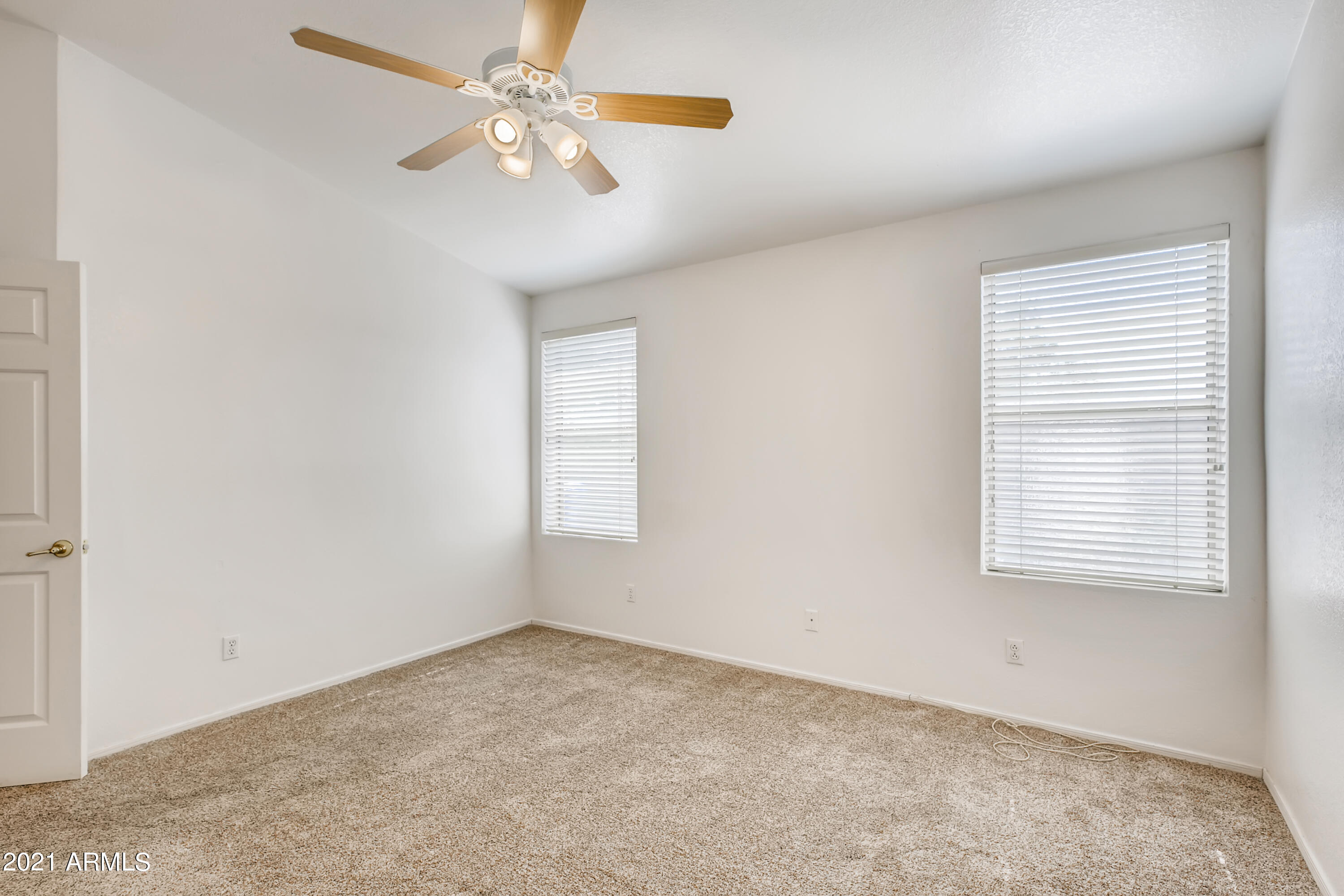 3402 East Escuda Road Phoenix, AZ 85050 - Photo 18 of 33 19 Primary Bedroom