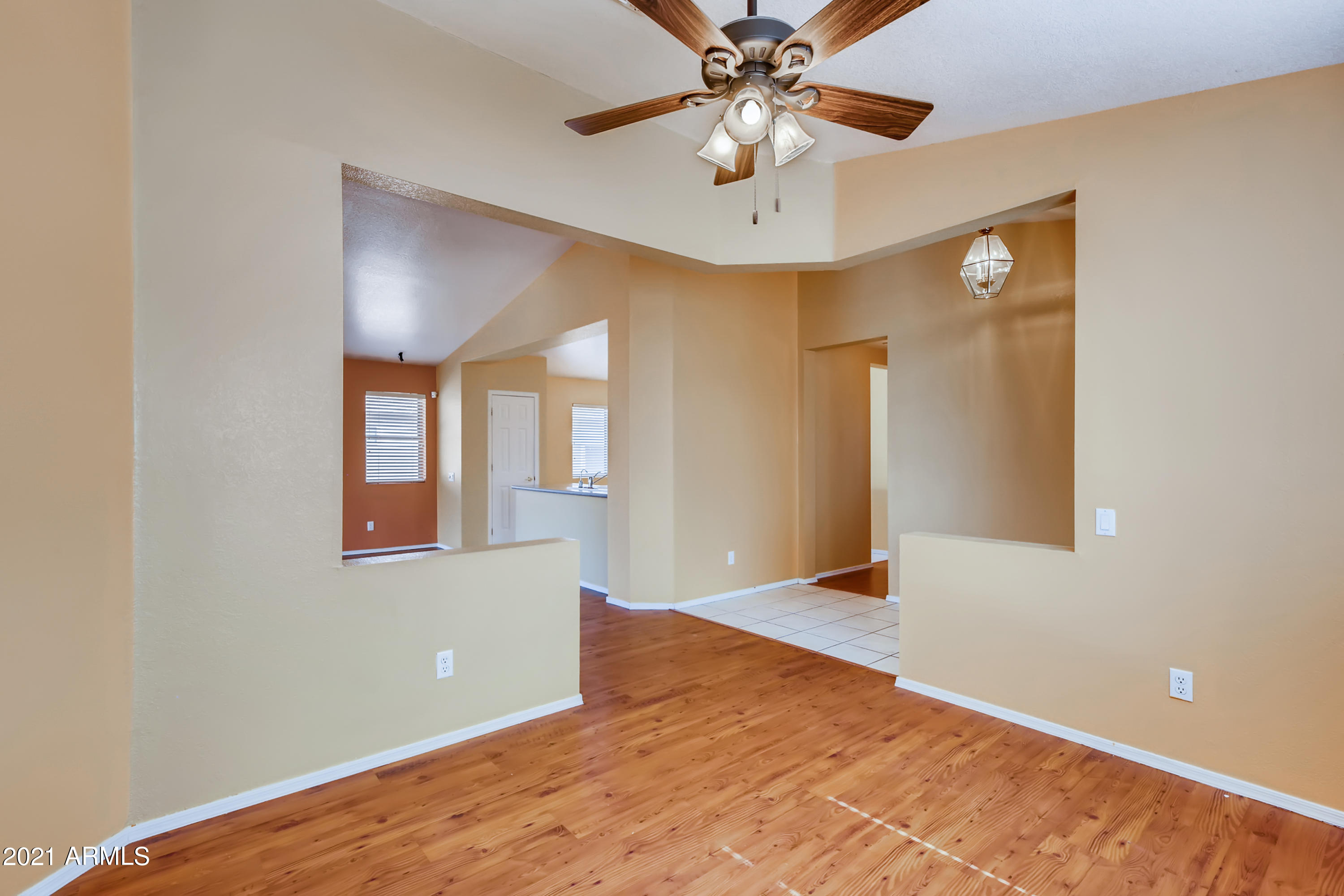 3402 East Escuda Road Phoenix, AZ 85050 - Photo 10 of 33 11 Dining Room
