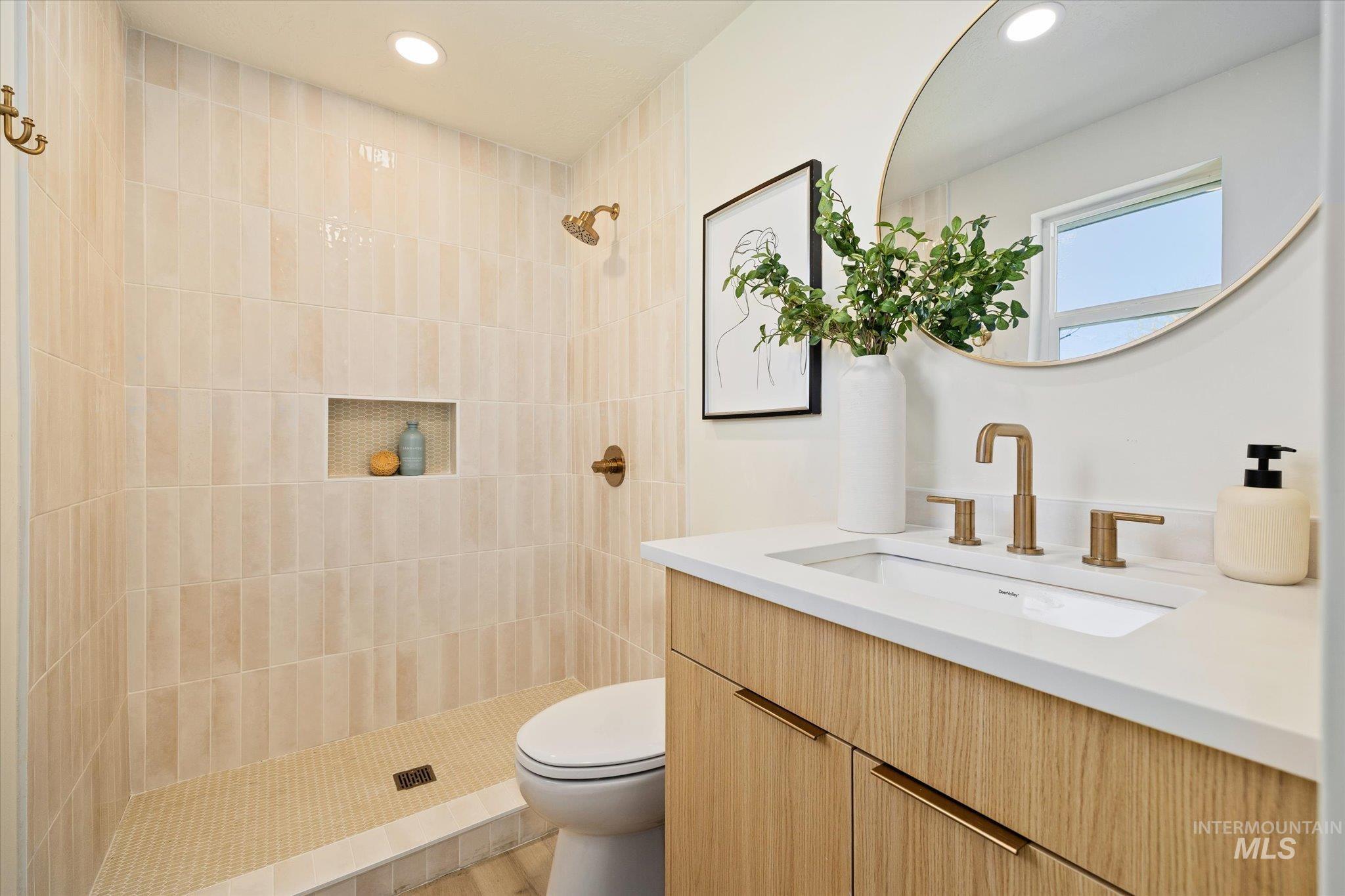 2220 Panama Street Boise, ID 83705 - Photo 20 of 27 Full bathroom with vanity, a tile shower, and recessed lighting