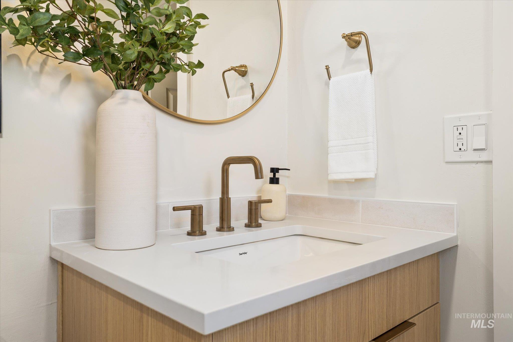 2220 Panama Street Boise, ID 83705 - Photo 21 of 27 Bathroom featuring vanity