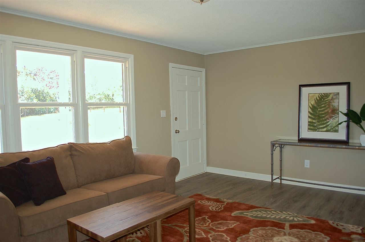 355 Graham Chapel Road Cowpens, SC 29330 - Photo 7 of 36
