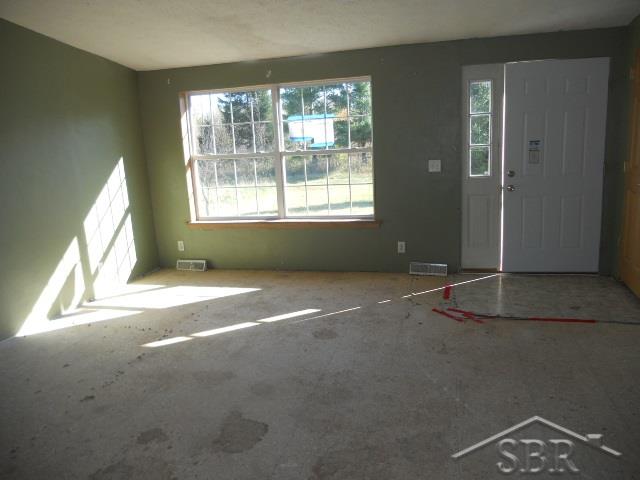 22280 Gratiot Road Merrill, MI 48637 - Photo 5 of 27 31334249-4.JPG