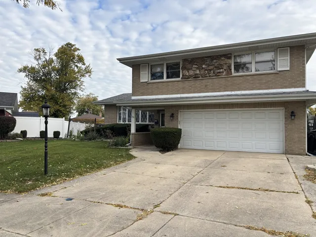 $295,000 | 838 East 163rd Place, South Holland, IL 60473