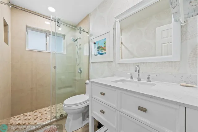 $4,995 | 735 Tyler Street, Hollywood, FL 33019