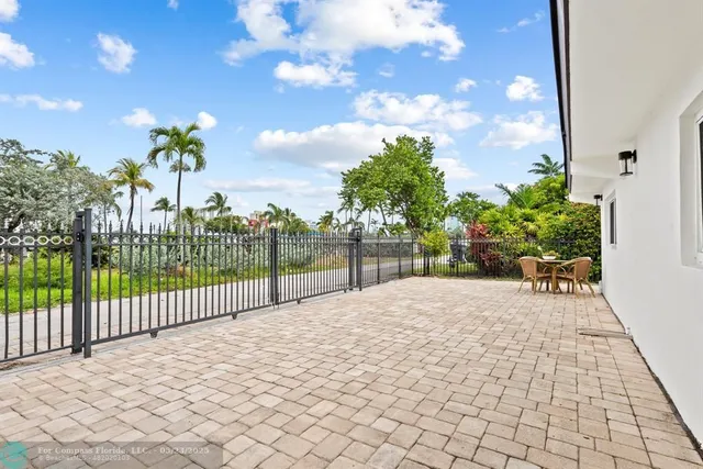 $4,995 | 735 Tyler Street, Hollywood, FL 33019