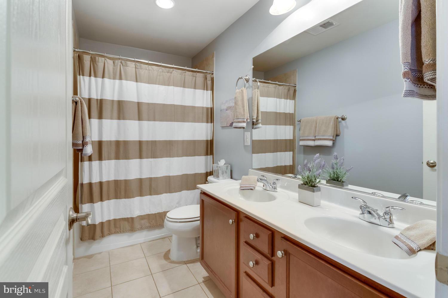3323 Kemper Road Arlington, VA 22206 - Photo 22 of 30 Bath