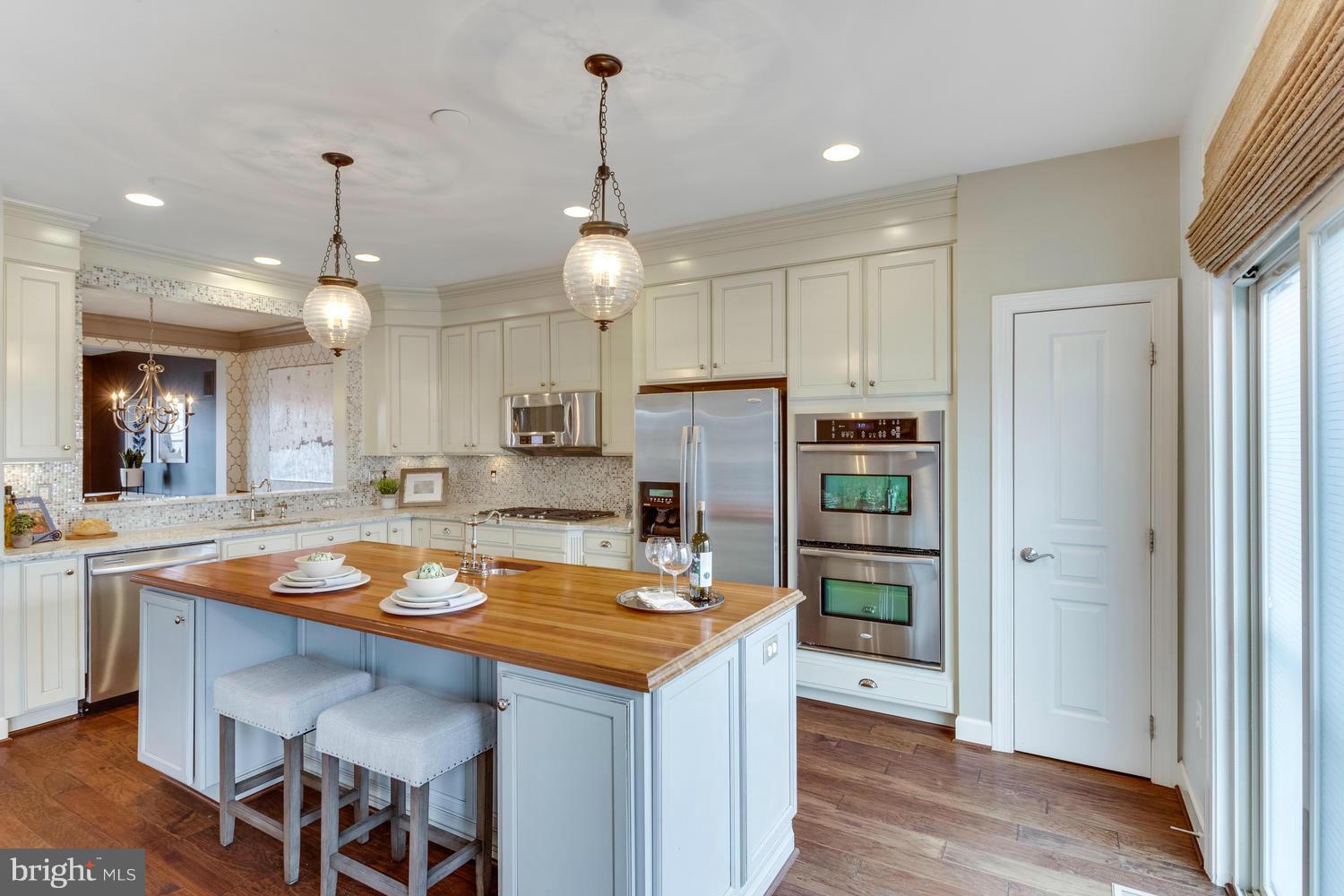 3323 Kemper Road Arlington, VA 22206 - Photo 9 of 30 Kitchen