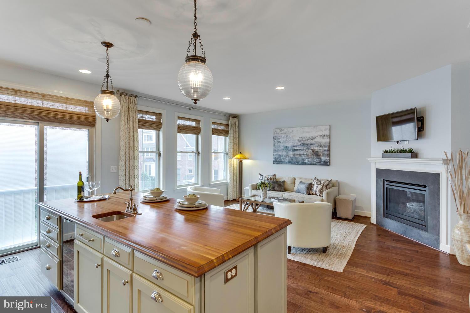 3323 Kemper Road Arlington, VA 22206 - Photo 10 of 30 Family Room