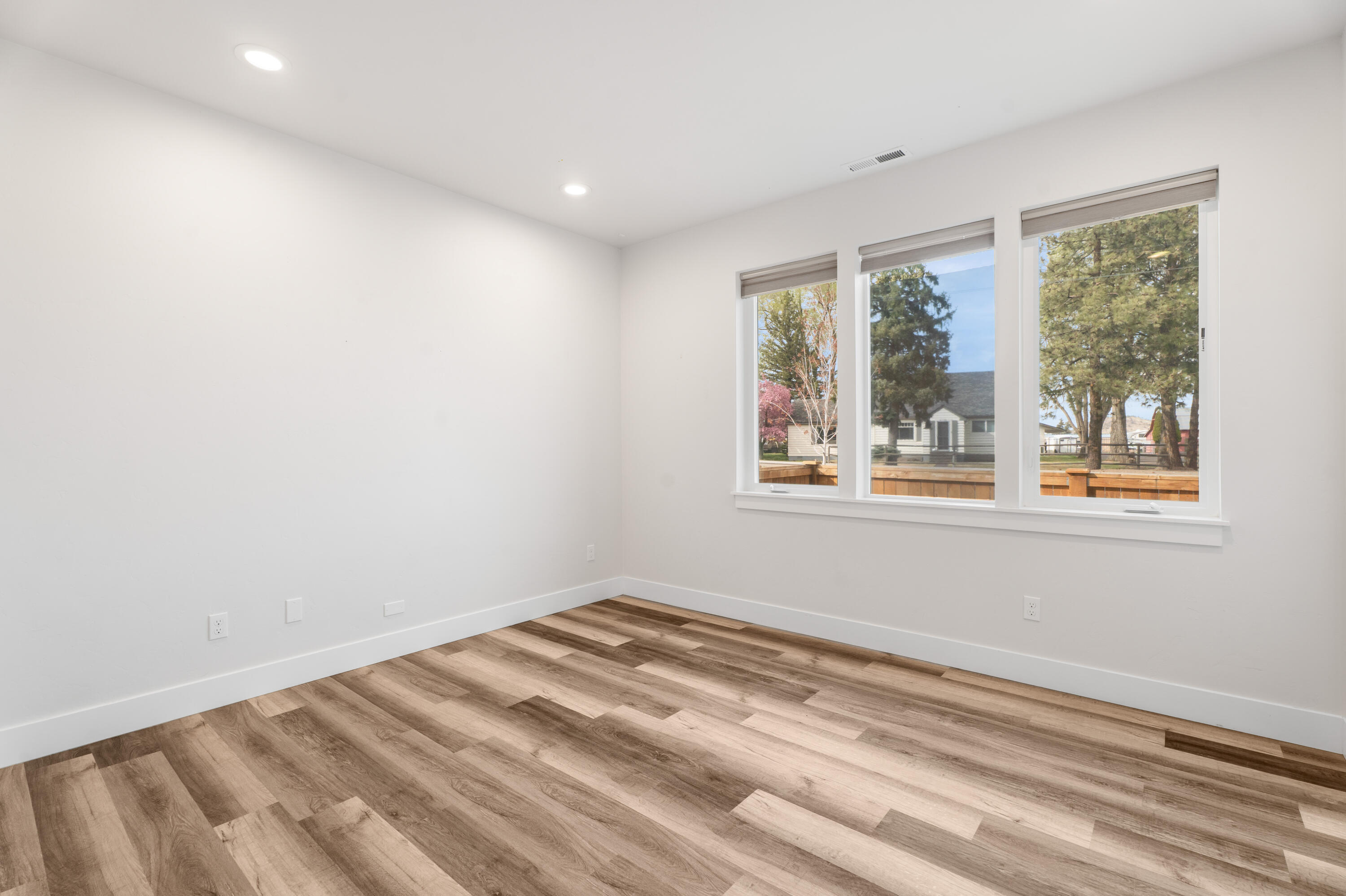 61379 Brosterhous Road Bend, OR 97702 - Photo 16 of 29 17-Bedorom