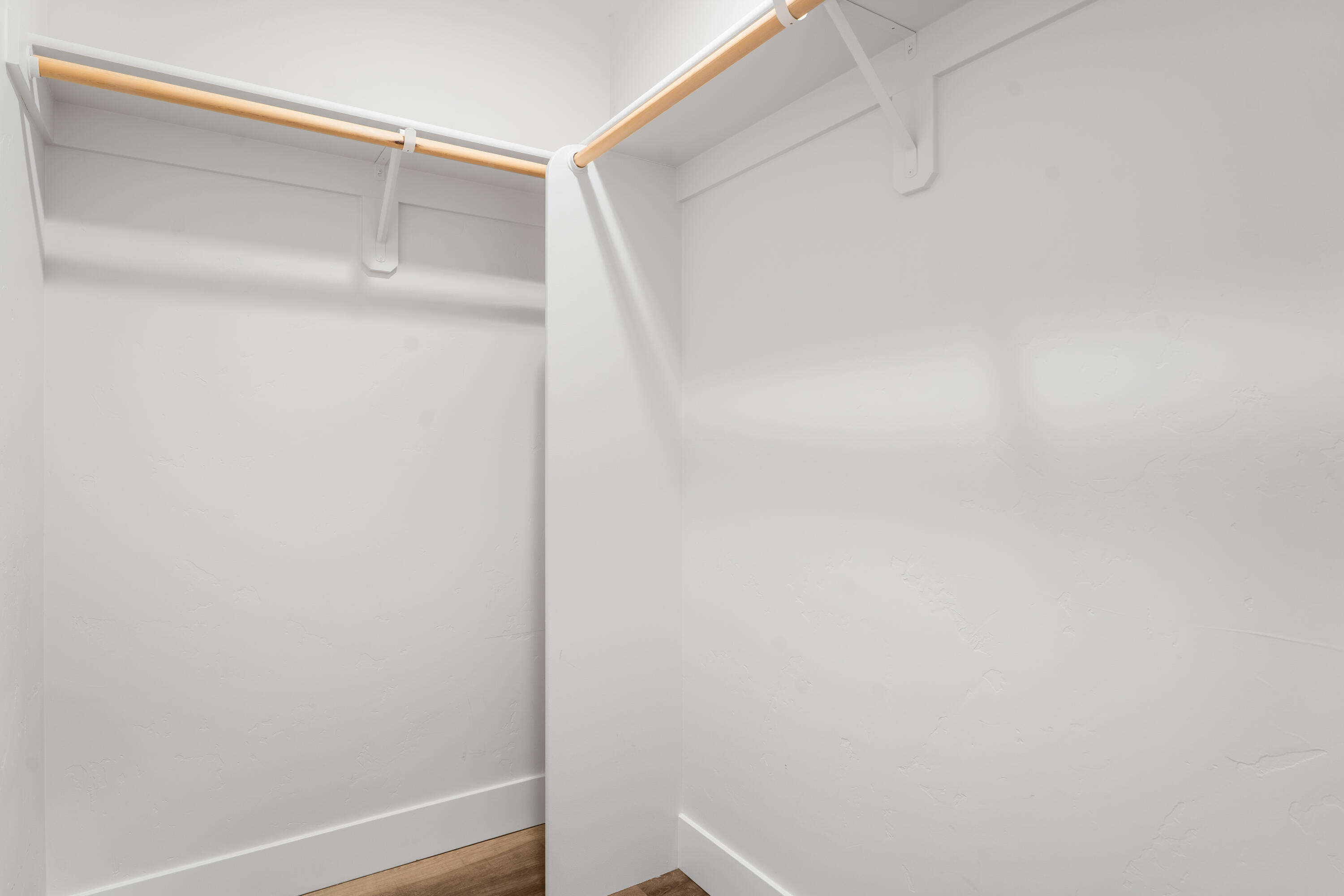 61379 Brosterhous Road Bend, OR 97702 - Photo 23 of 29 35-Closet