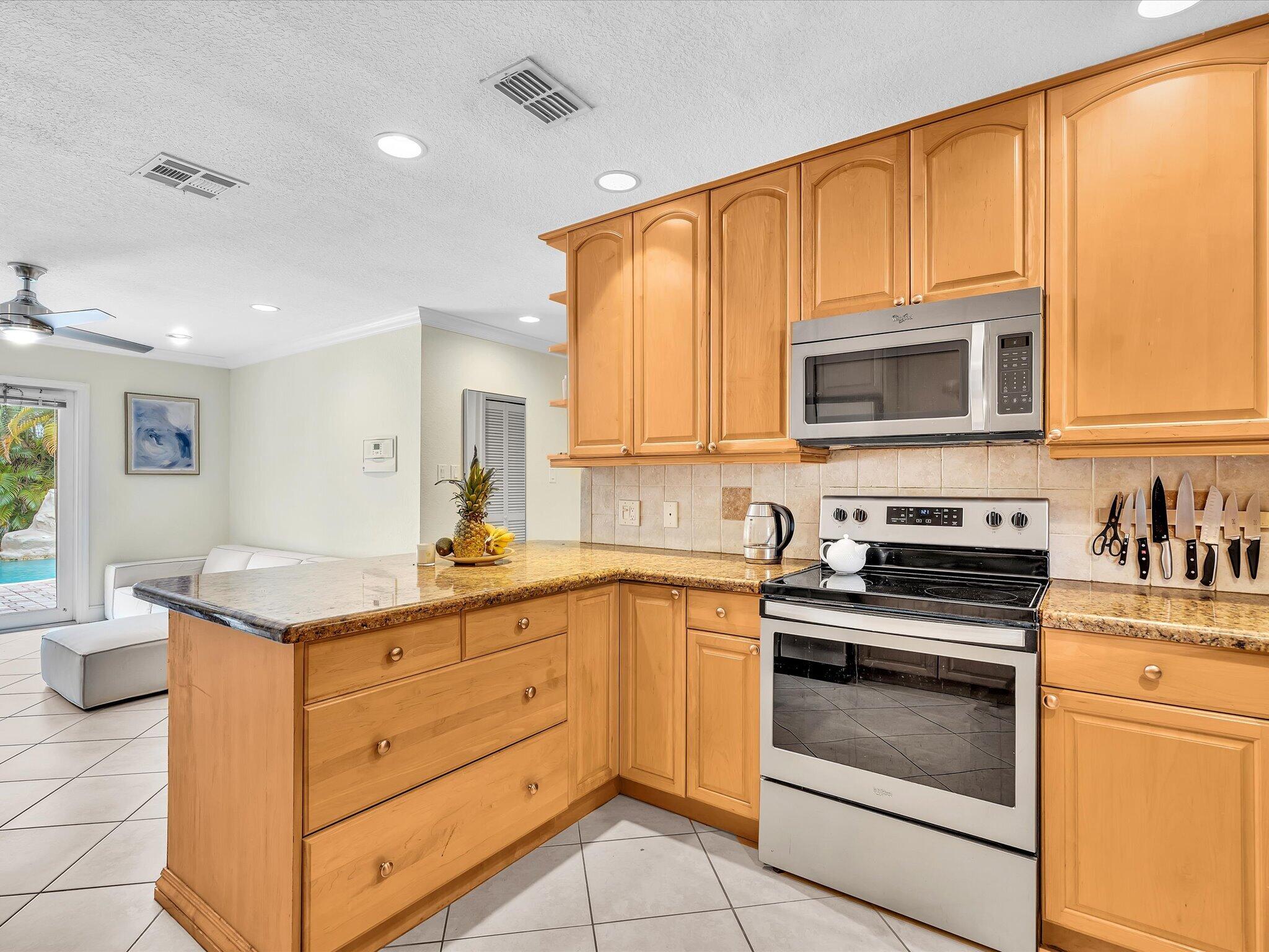 11 Forest Hills Lane Boca Raton, FL 33431 - Photo 15 of 59 Kitchen