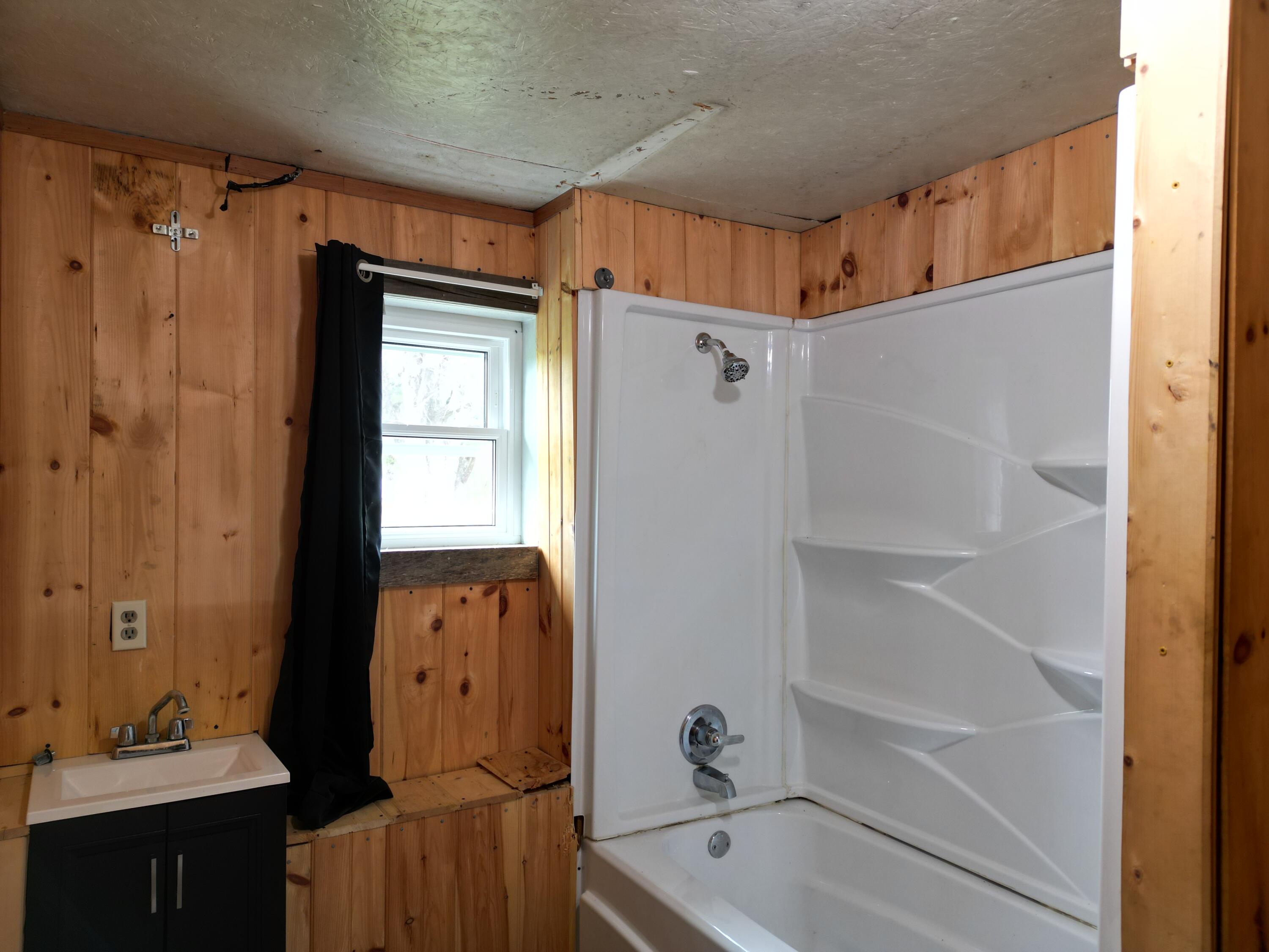541 Liberty Road Eubank, KY 42567 - Photo 26 of 35 Bathroom