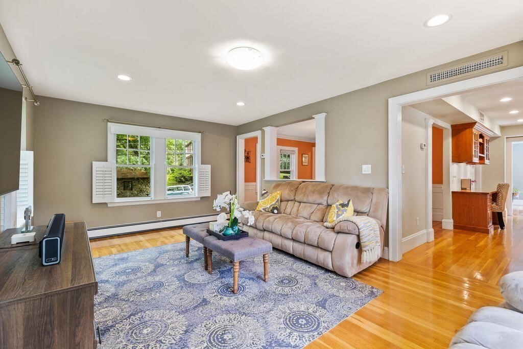40 Locust Avenue Lexington, MA 02421 - Photo 14 of 42