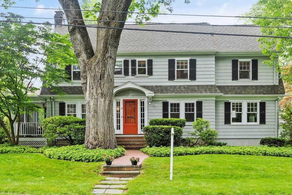 40 Locust Avenue Lexington, MA 02421 - Photo 2 of 42