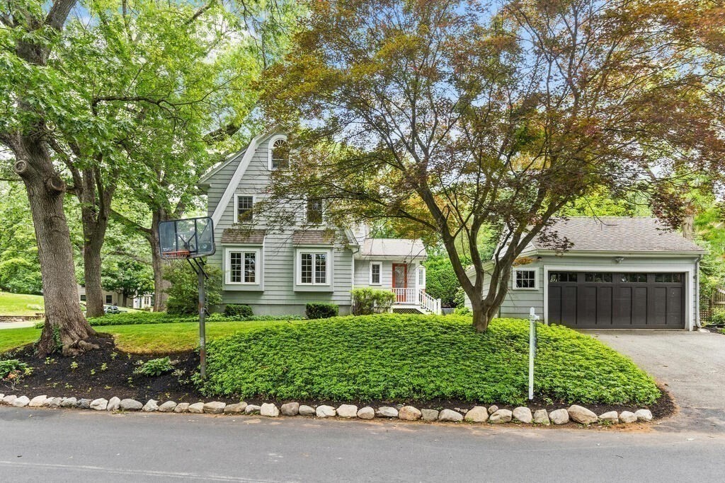 40 Locust Avenue Lexington, MA 02421 - Photo 33 of 42