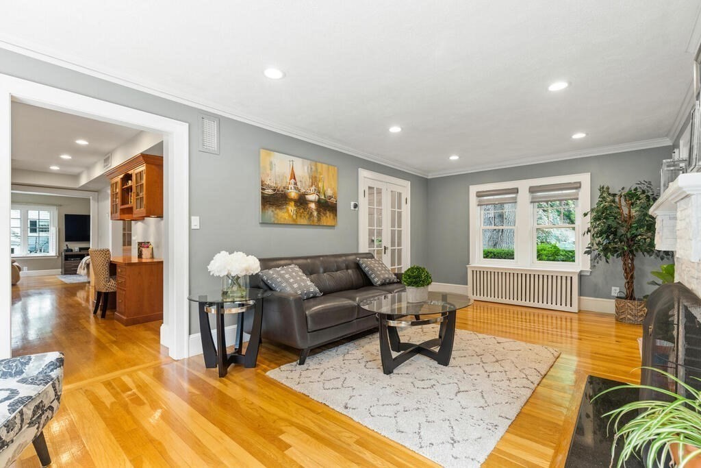 40 Locust Avenue Lexington, MA 02421 - Photo 7 of 42