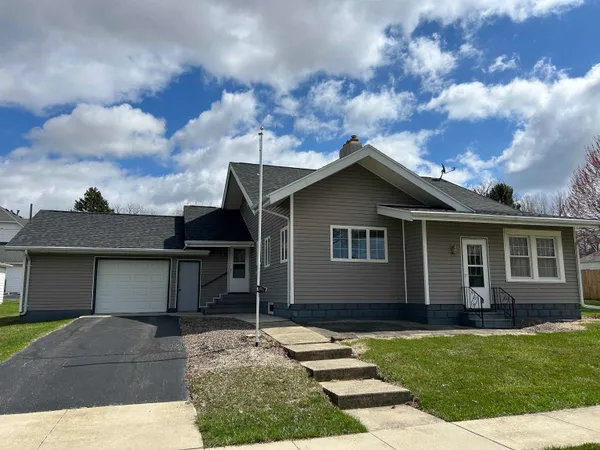 $165,900 | 311 North Stanton Street, Davis, IL 61019