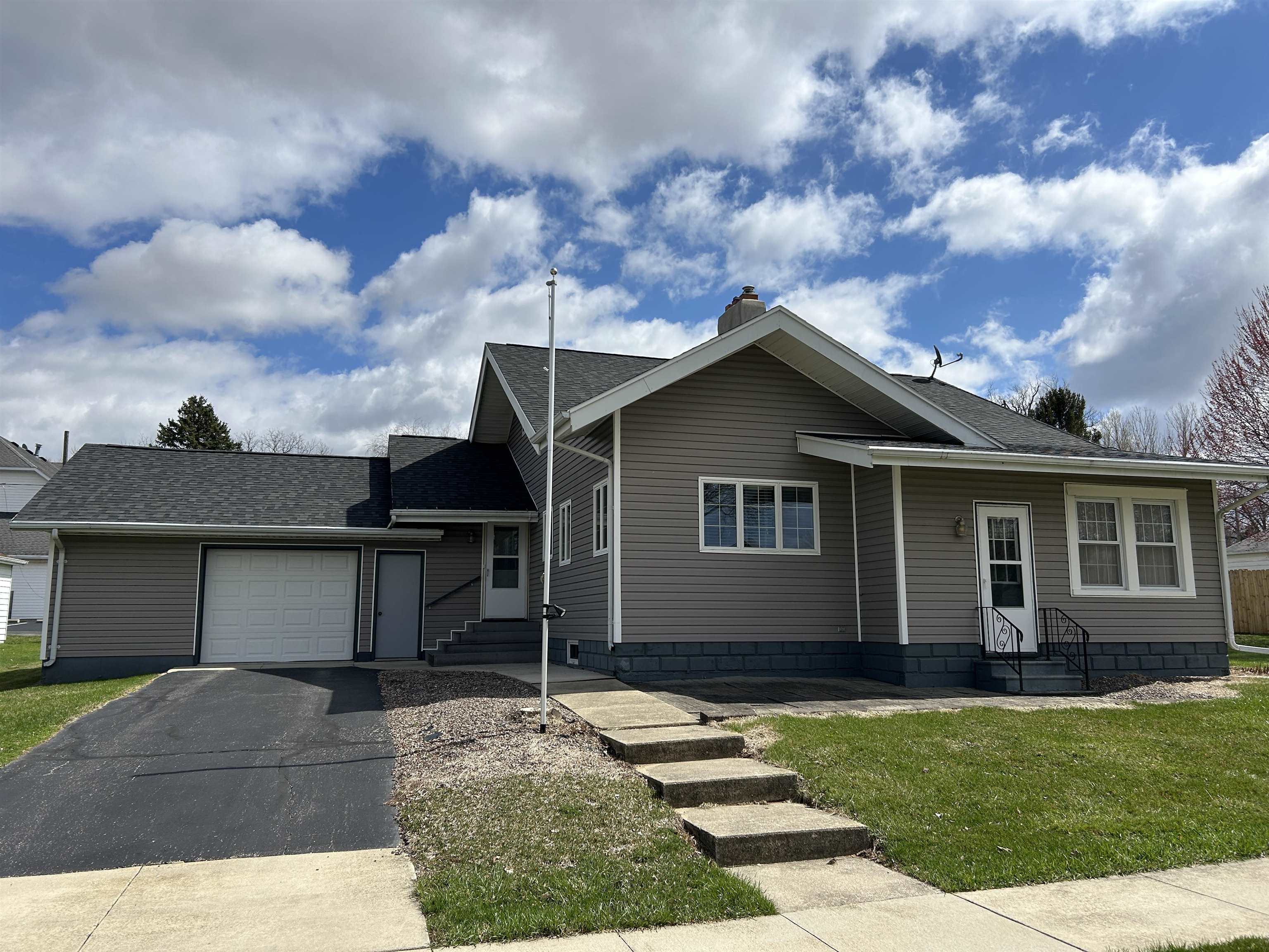 311 North Stanton Street Davis, IL 61019 - Photo 25 of 36